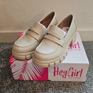 Corkys Women's Cream and Tan Loafers